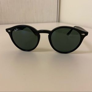 Ray-Ban Classic Round Shape Sunglasses RB2180